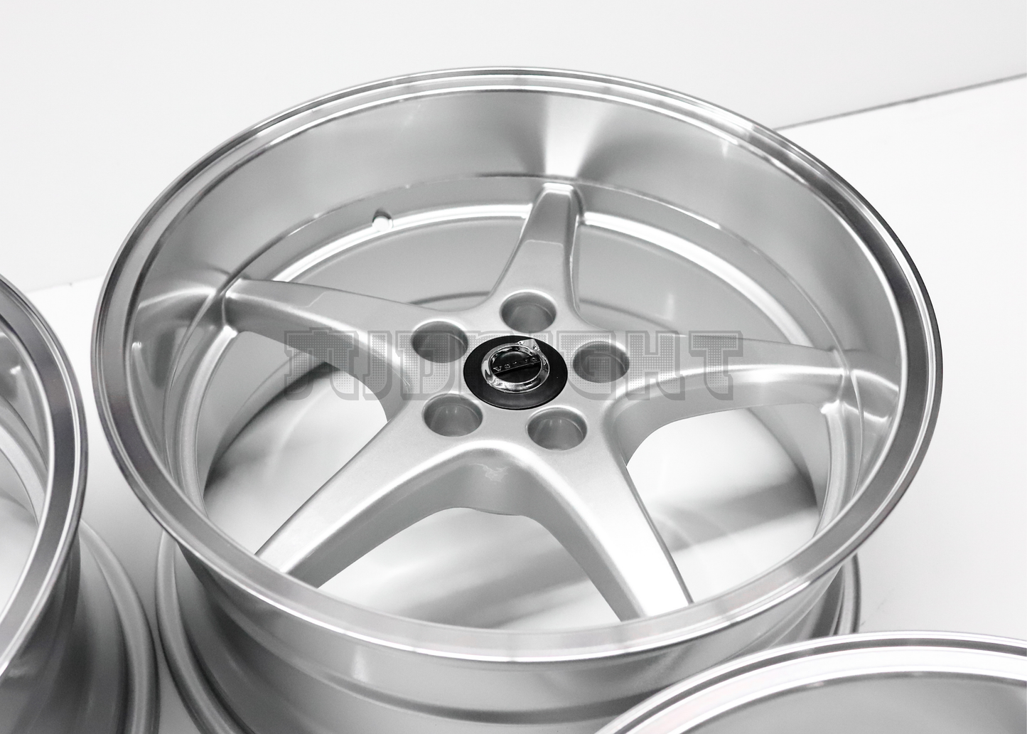 Silver Machined Lip Wheels For Volvo Squared Set