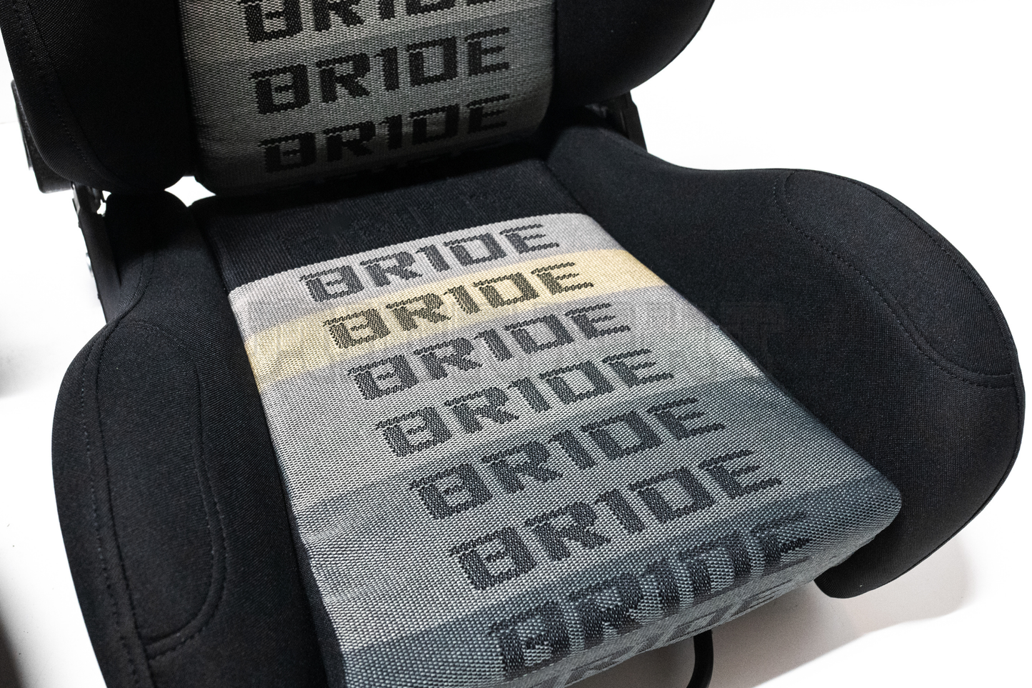 Bride Vorga Style Black Fabric Gradation Reclinable Bucket Seat