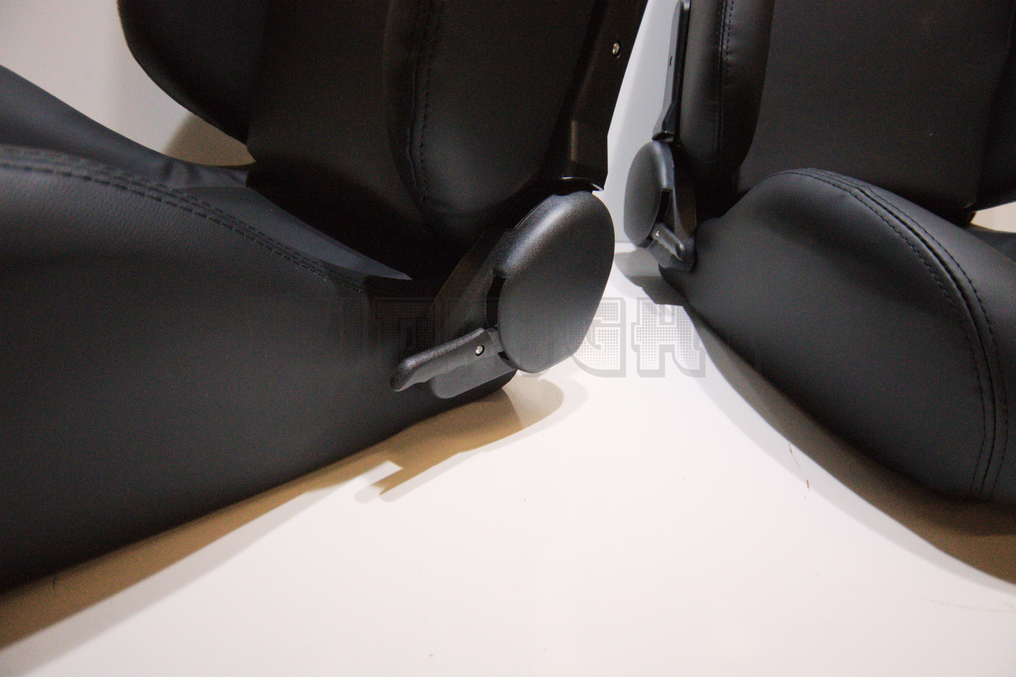 Recaro Specialist Style Black Leather Reclinable Bucket Seat
