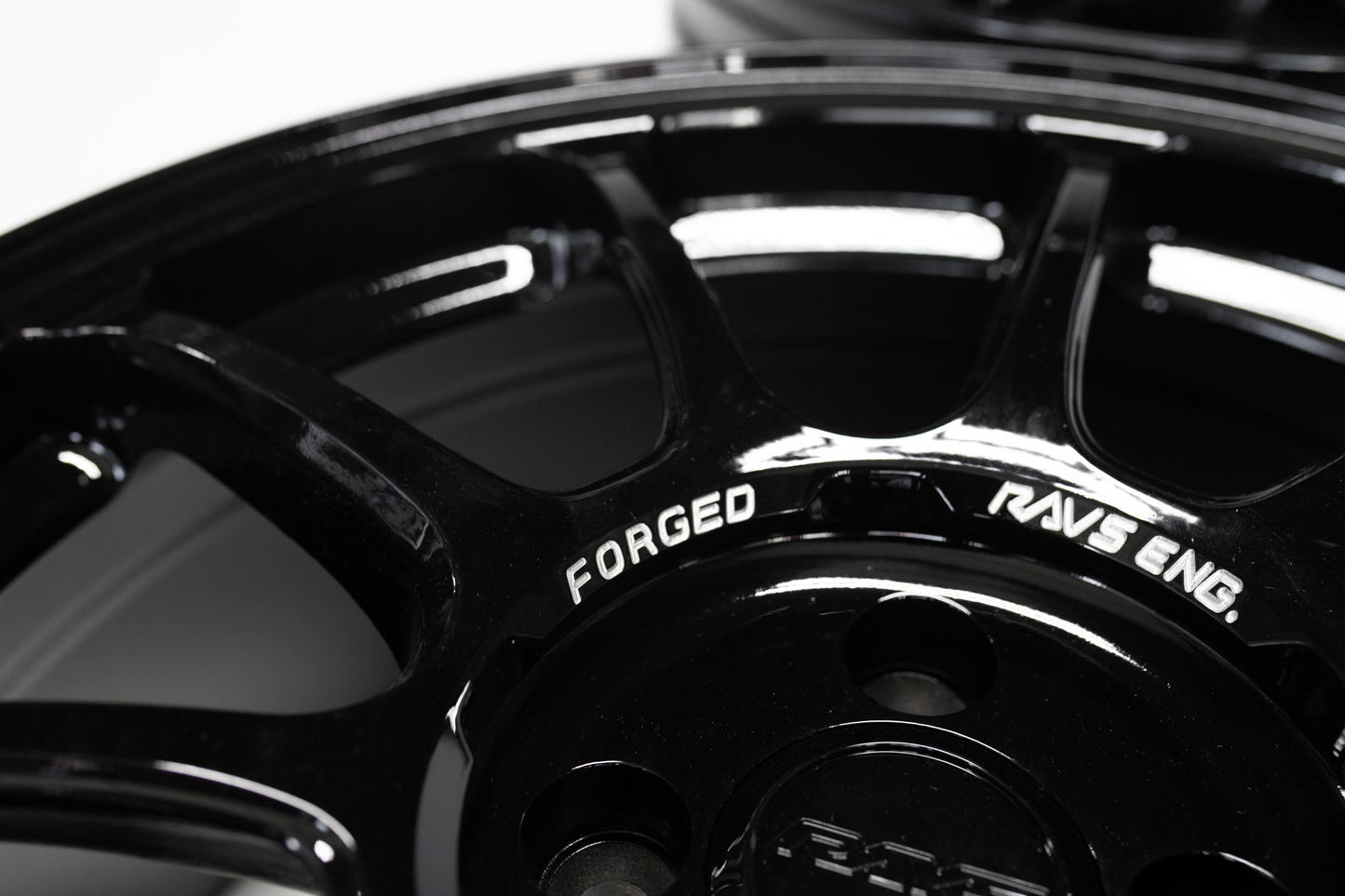 Volk Racing ZE40 Style 18" 8.5J (4X100)