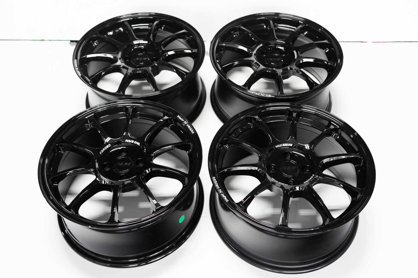 Volk Racing ZE40 Style 18" 8.5J (4X100)
