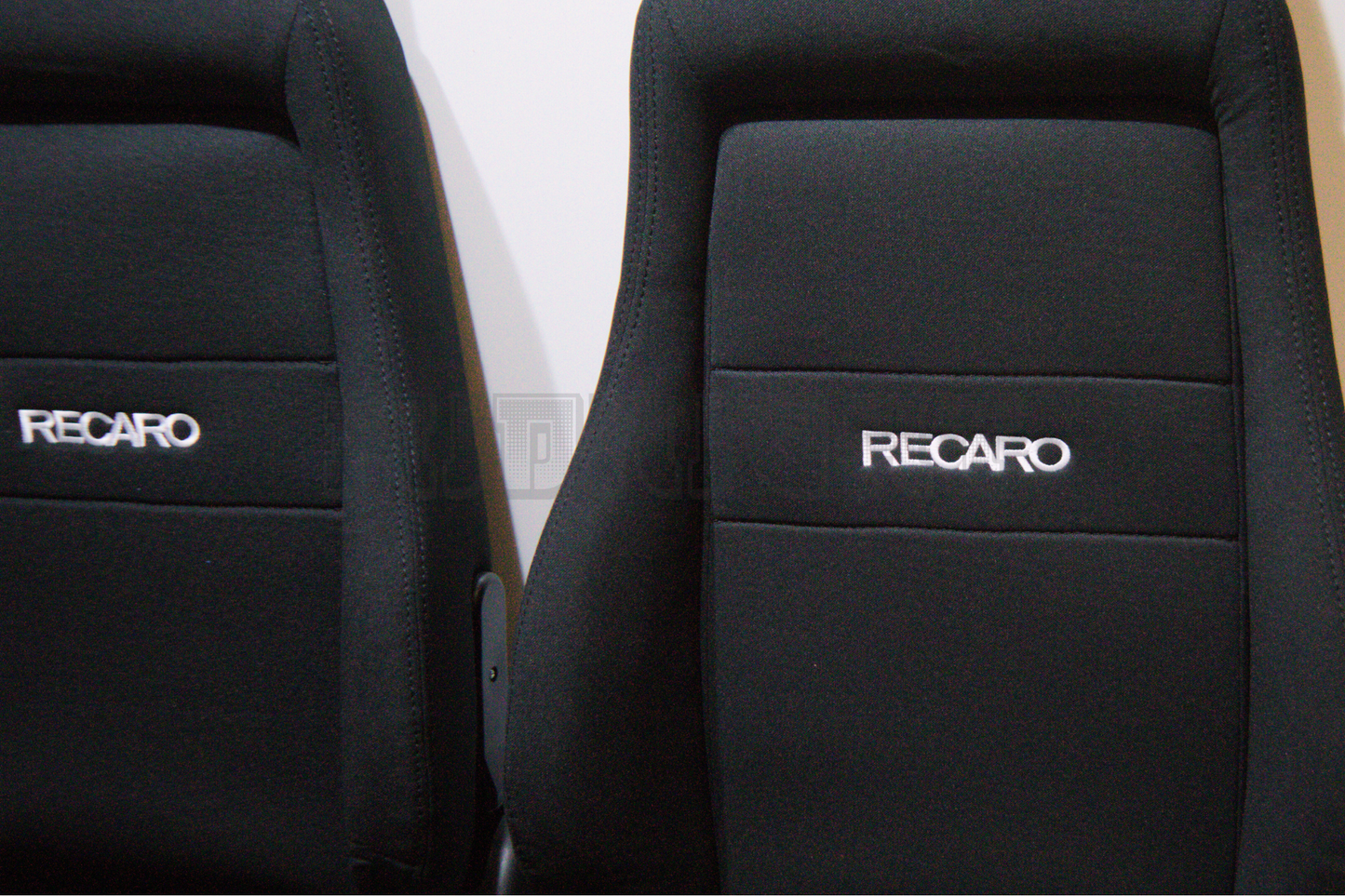Recaro Specialist Style Black Fabric Reclinable Bucket Seat