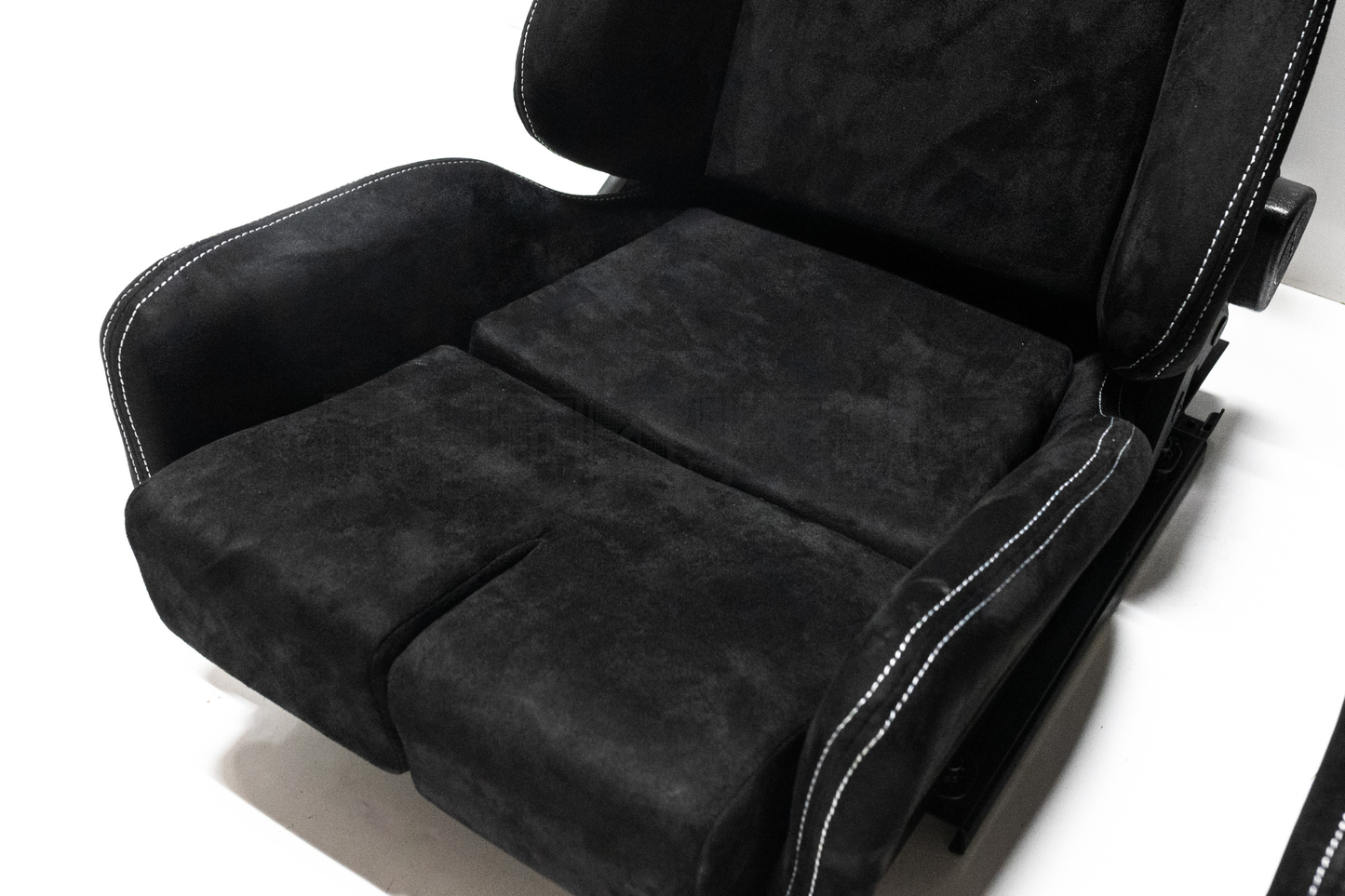 Bride Japan Seats Suede Edition with real carbon fiber back Recliner Black Seat Set.