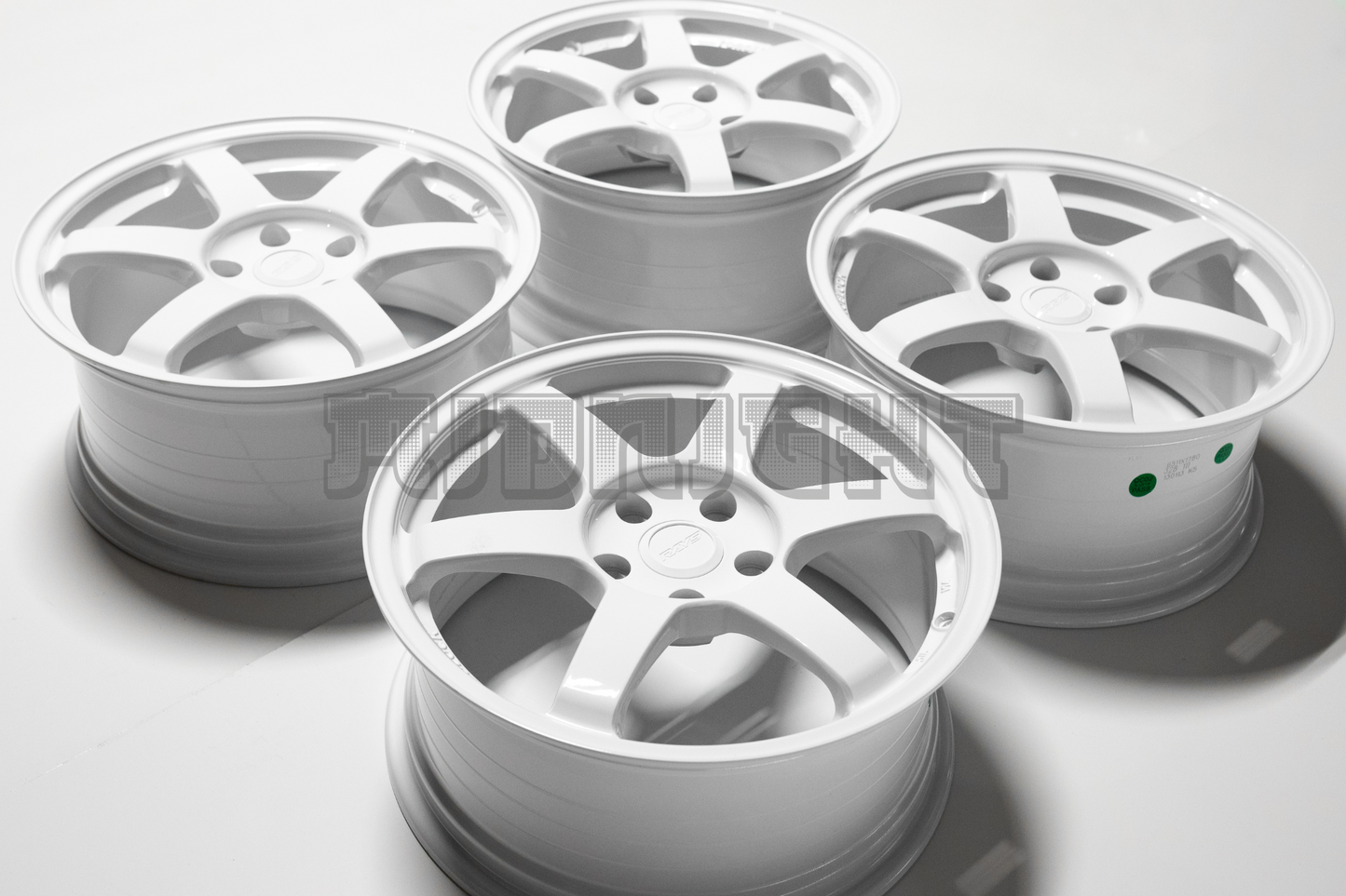 Volk Racing TE37 Saga Style 17" 8J +42 (5X112)