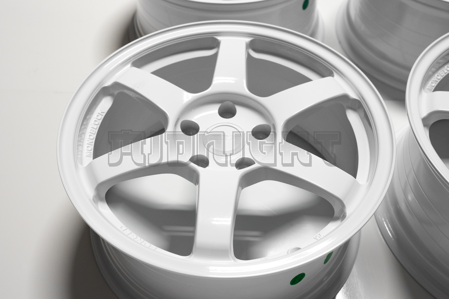 Volk Racing TE37 Saga Style 17" 8J +42 (5X112)