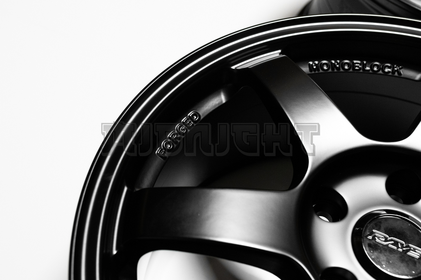 Volk Racing TE37 Saga Style 17" 8J +42 (5X114.3)