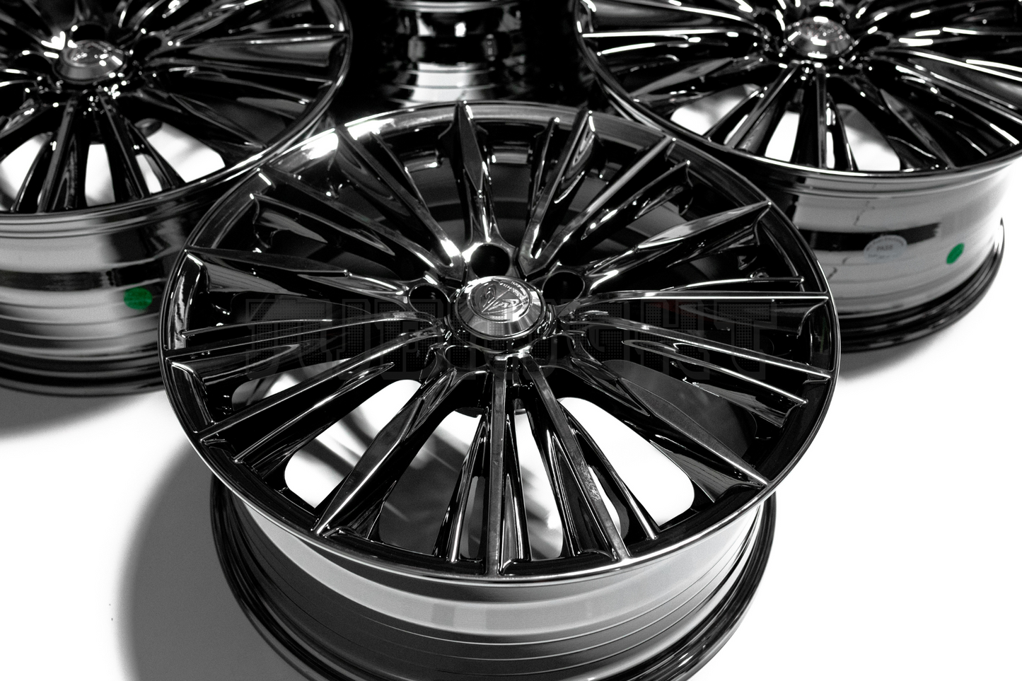 Rays VERSUS STRATAGIA VOUGE Style 19" 8J +38 (5X114.3)