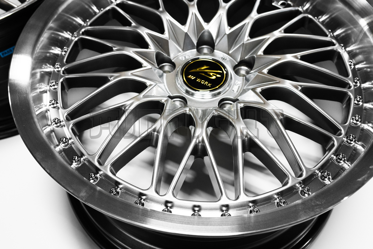 Work VSXV Style 18" 8.5J +30 (5x120)