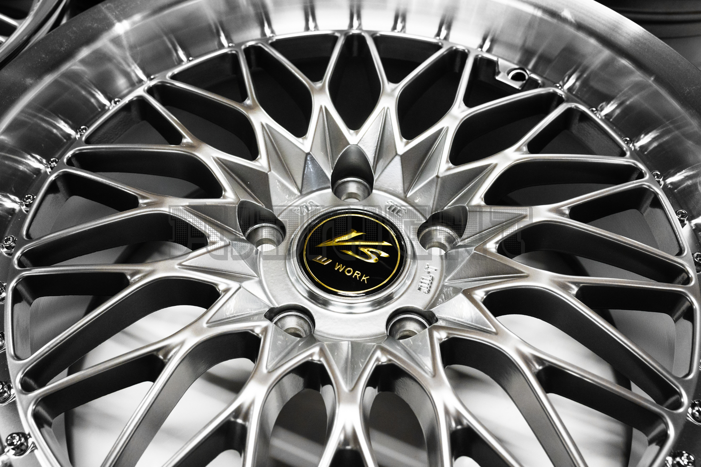 Work VSXV Style 18" 8.5J +30 (5x120)