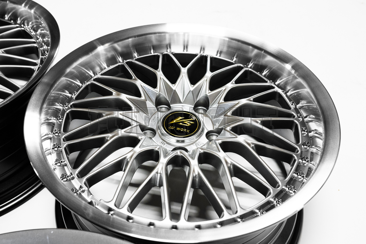 Work VSXV Style 18" 8.5J +30 (5x120)
