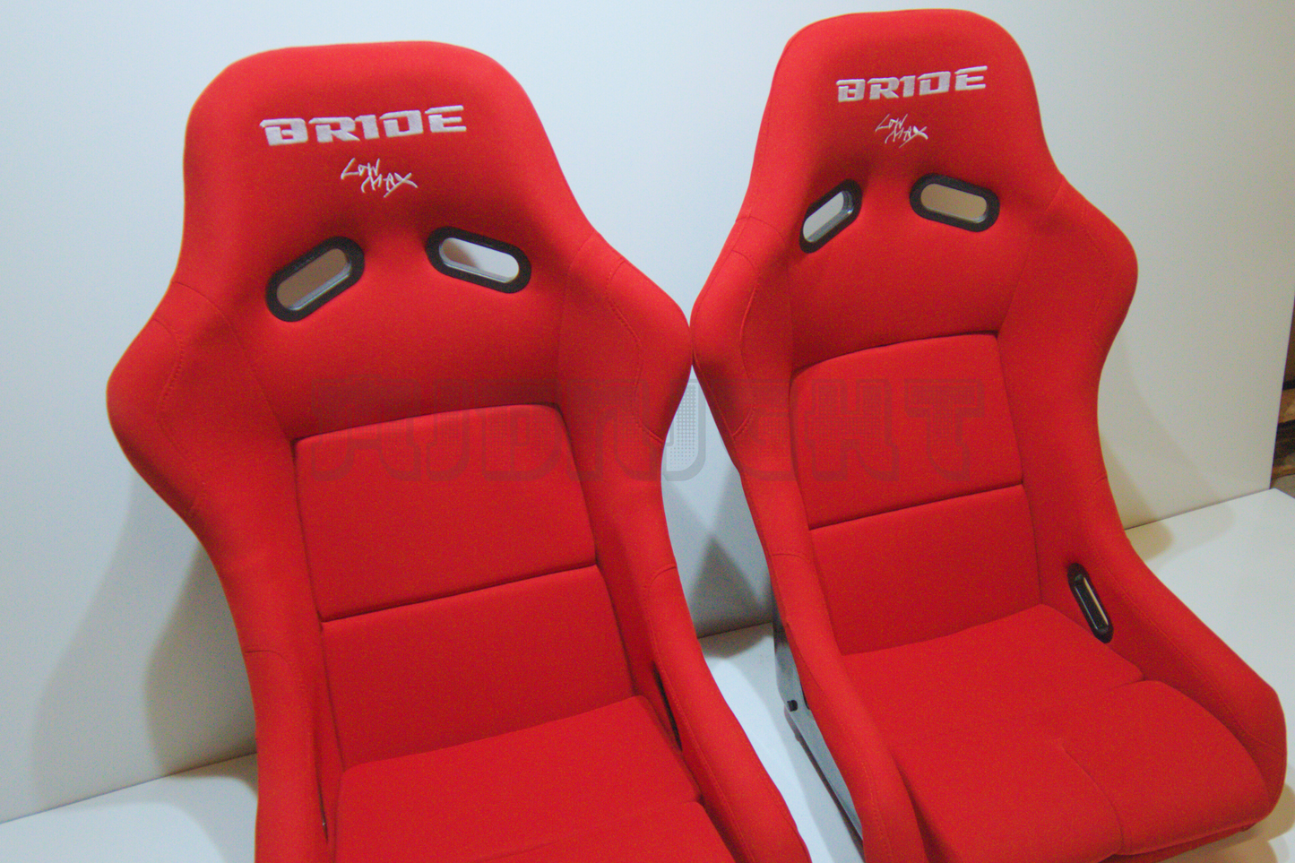 Bride VIOS III Style Red Fabric Black Fixed Back Bucket Seat XL