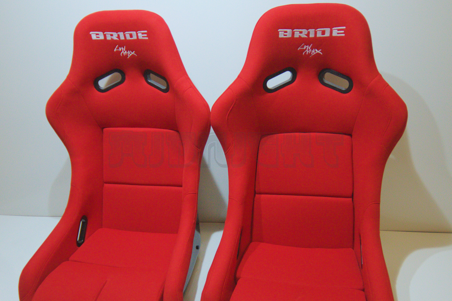 Bride VIOS III Style Red Fabric Black Fixed Back Bucket Seat XL