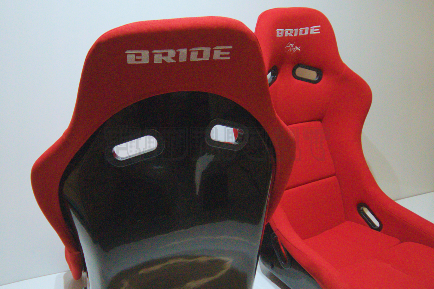 Bride VIOS III Style Red Fabric Black Fixed Back Bucket Seat XL