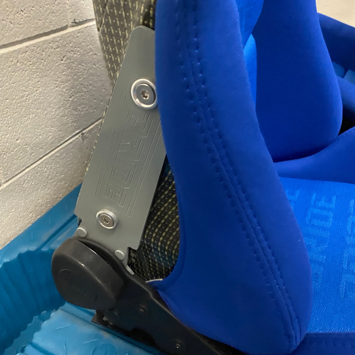 Bride Stradia I Style Blue Gradient Cloth Reclinable Carbon Kevlar Back Bucket Seat