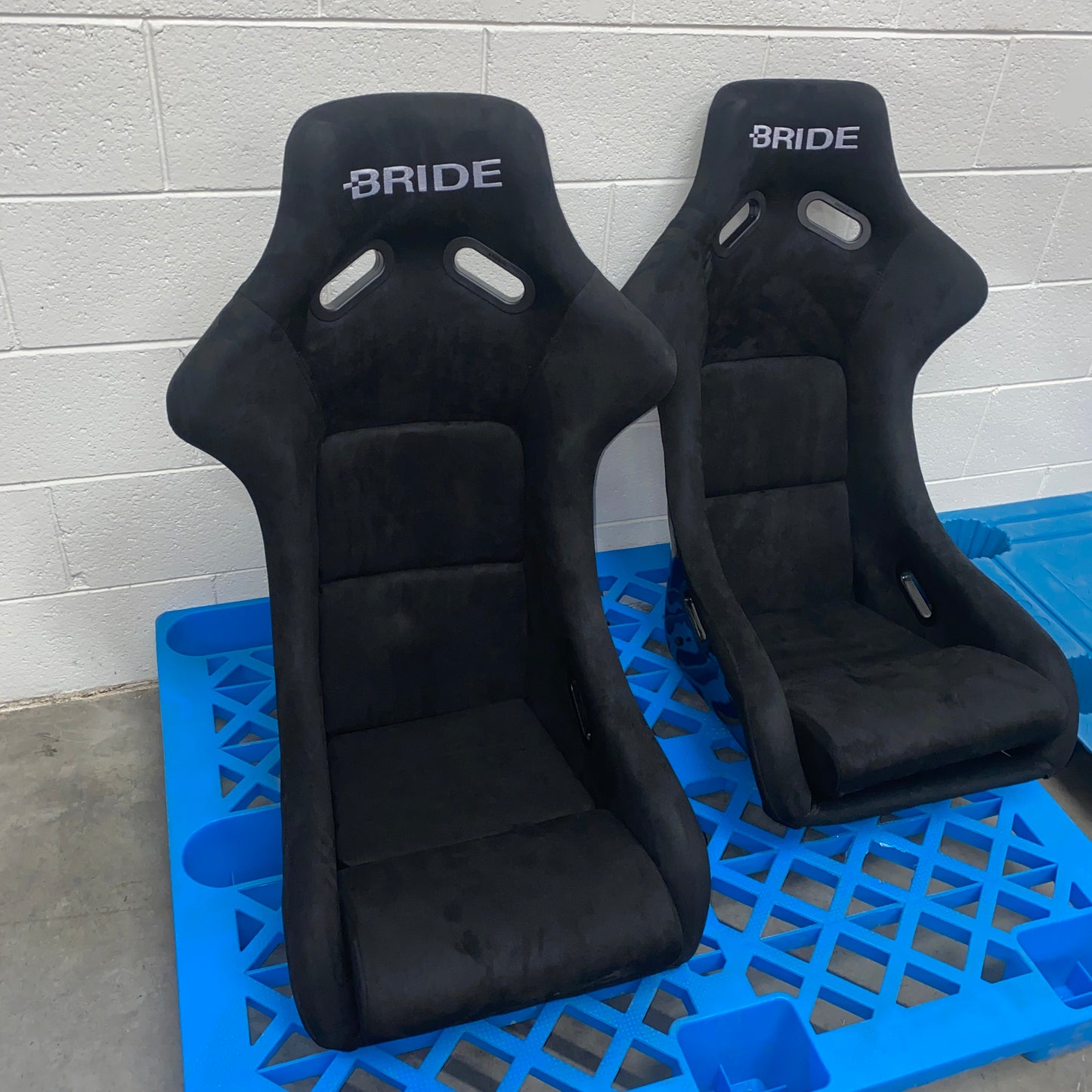 Bride Zeta III Carbon Fiber Style Black Suede Alcantara Fixed Back Seat