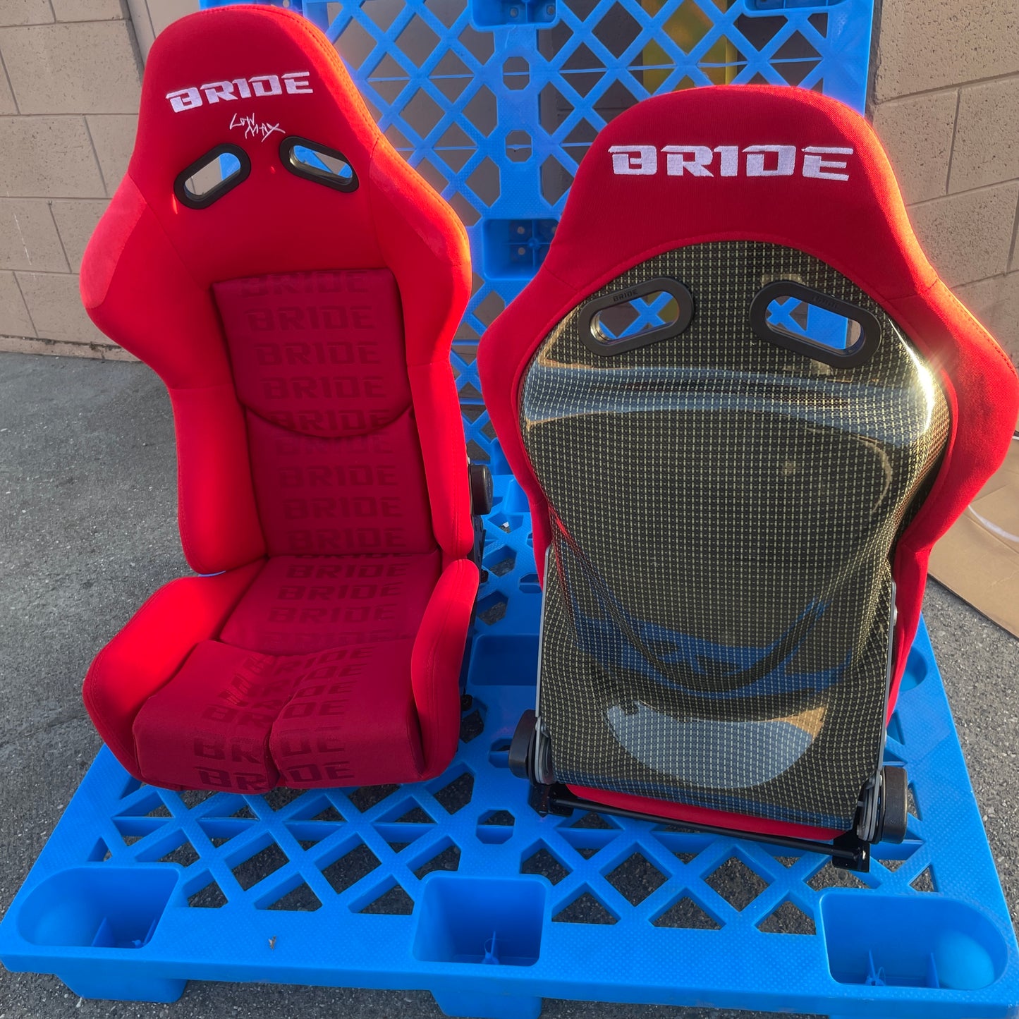 Bride Stradia I Style Red Gradient Cloth Reclinable Carbon Kevlar Back Bucket Seat