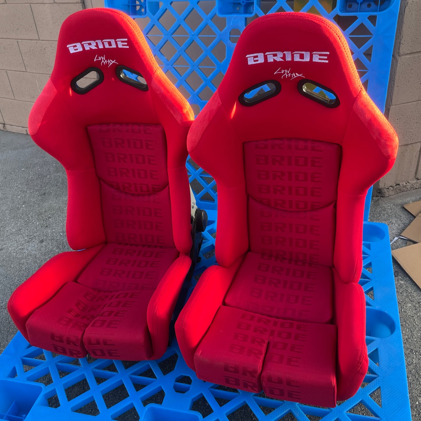 Bride Stradia I Style Red Gradient Cloth Reclinable Carbon Kevlar Back Bucket Seat