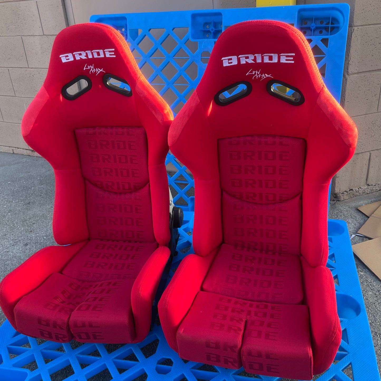 Bride Stradia I Style Red Gradient Cloth Reclinable Carbon Kevlar Back Bucket Seat