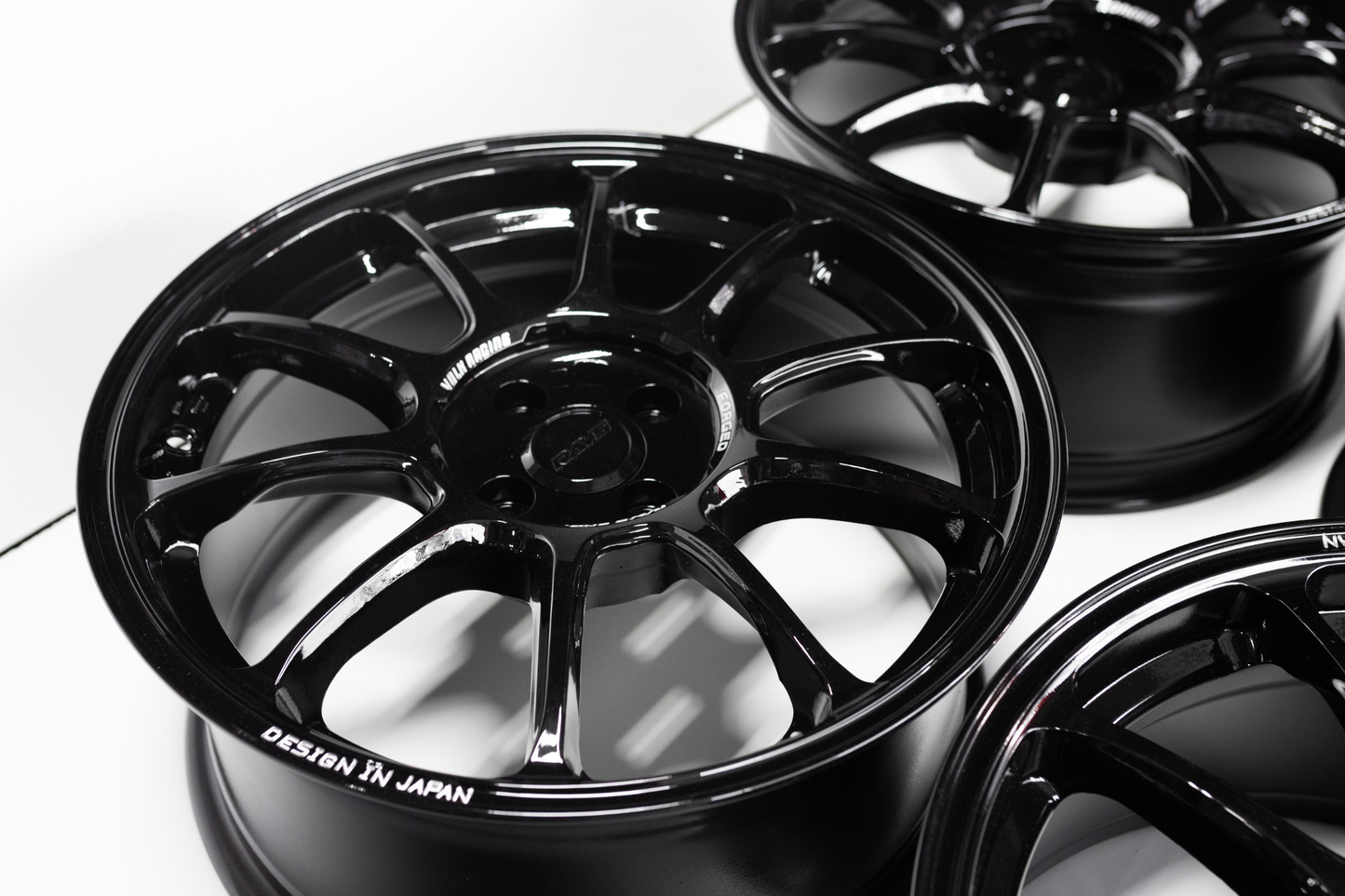 Volk Racing ZE40 Style 18" 8.5J (4X100)
