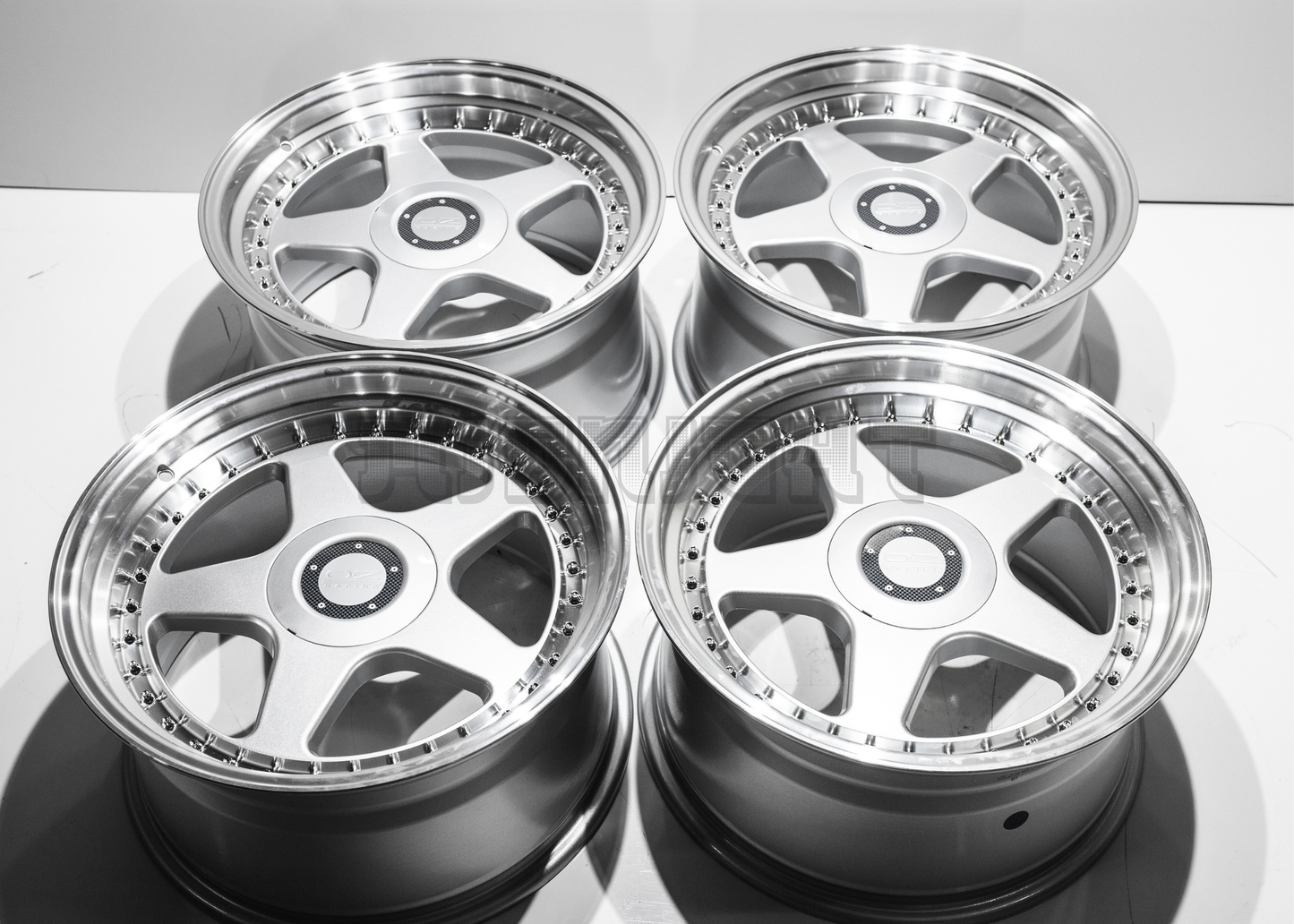 18" OZ Racing Futura M298 Style Wheels (5x120) Square Set