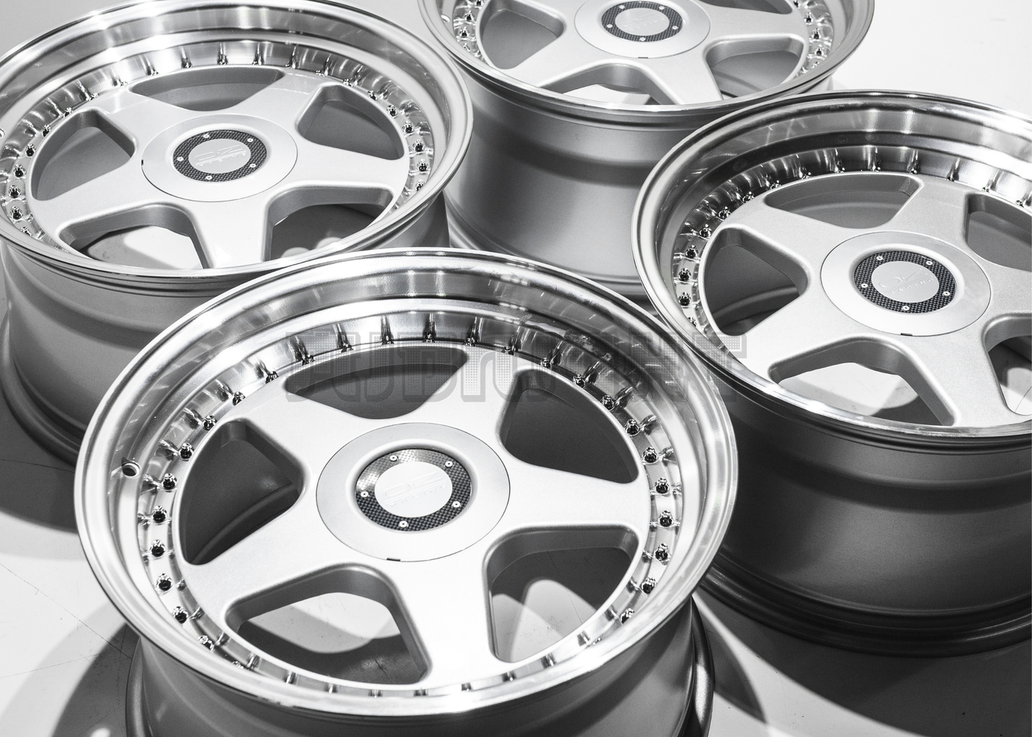 18" OZ Racing Futura M298 Style Wheels (5x120) Square Set