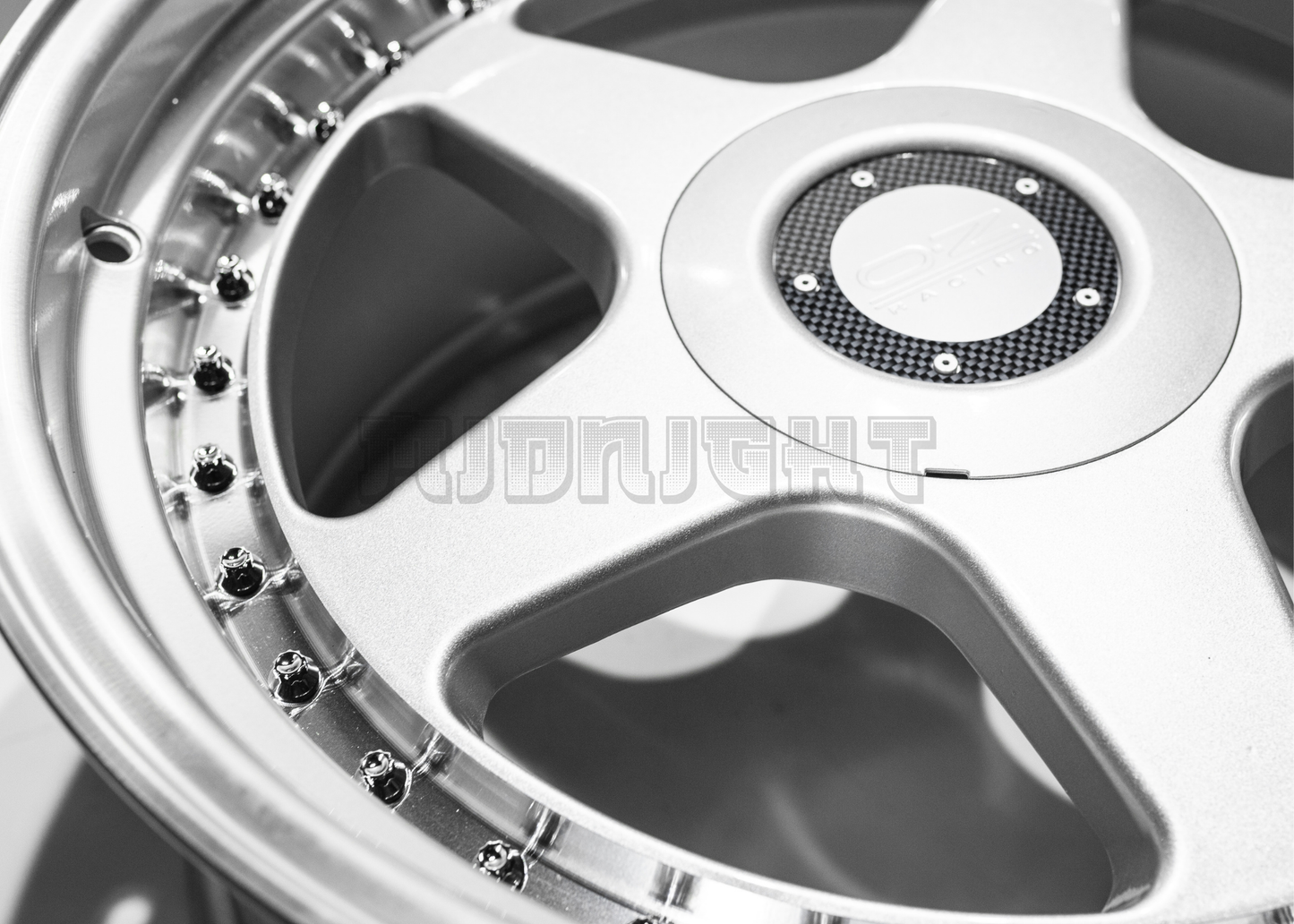 18" OZ Racing Futura M298 Style Wheels (5x120) Square Set