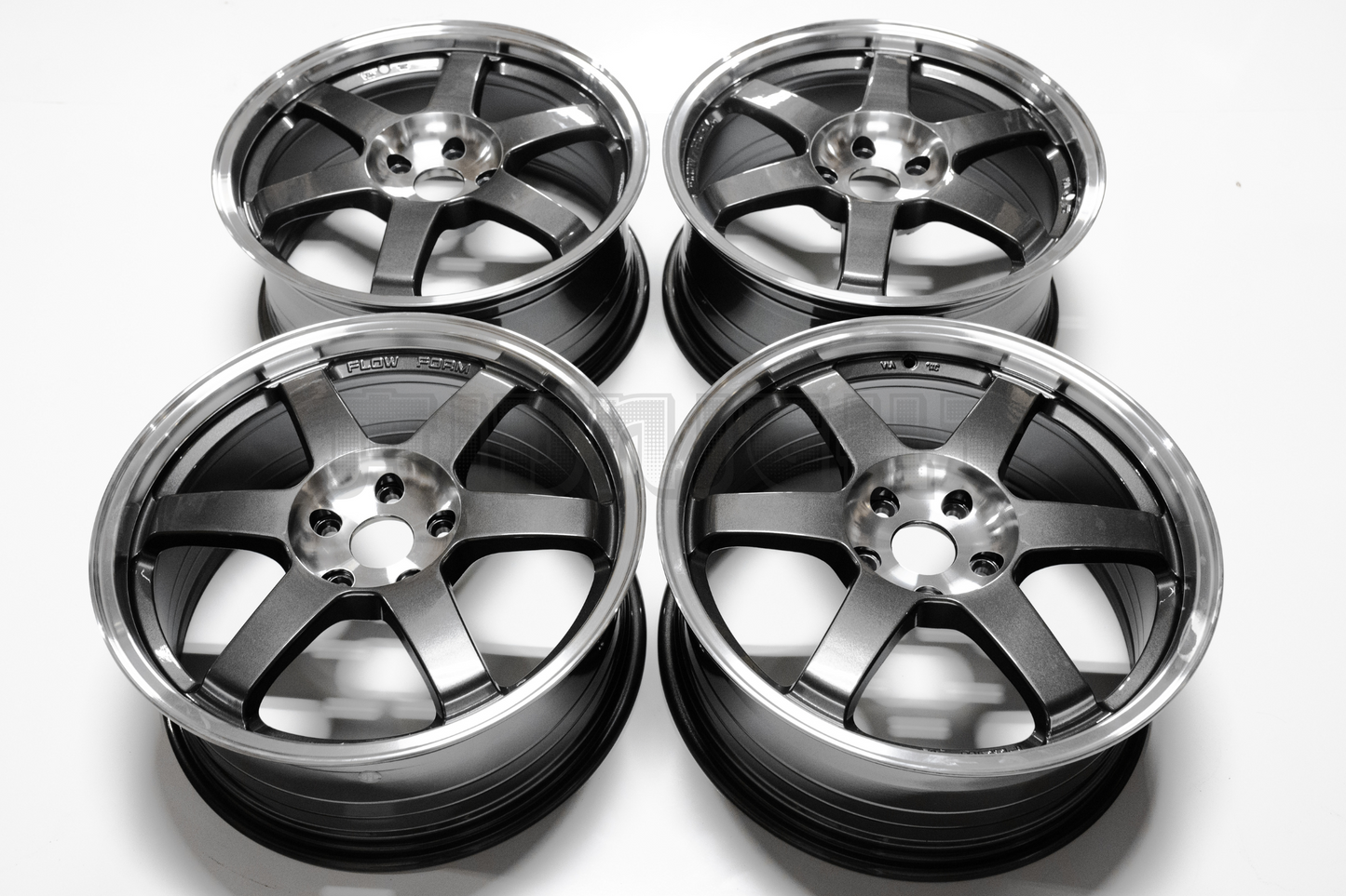 Volk Racing TE37 Style 18" 8J +38 (5X114.3)