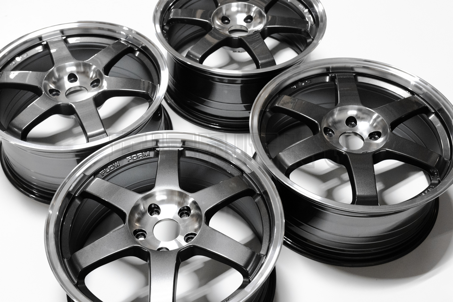 Volk Racing TE37 Style 18" 8J +38 (5X114.3)