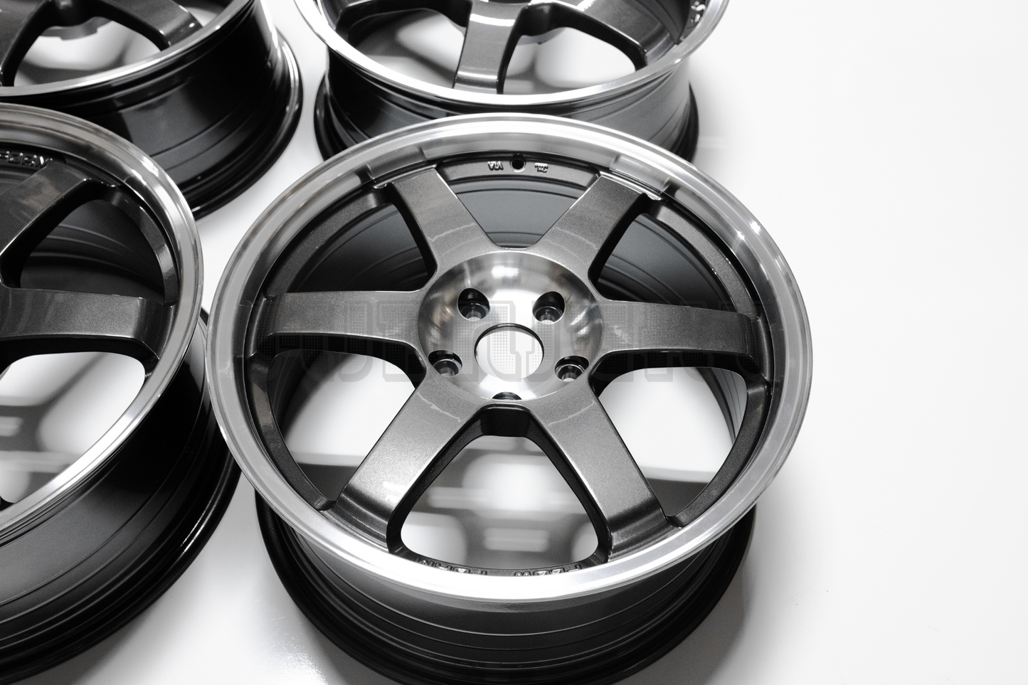 Volk Racing TE37 Style 18" 8J +38 (5X114.3)