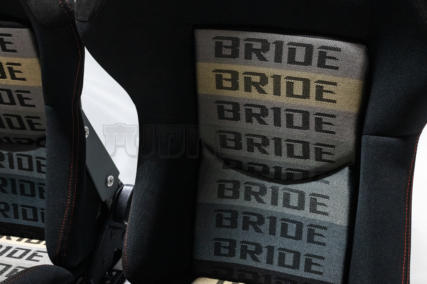 Bride Stradia II Style Black Fabric Gradation Reclinable Bucket Seat Carbon Fiber Back