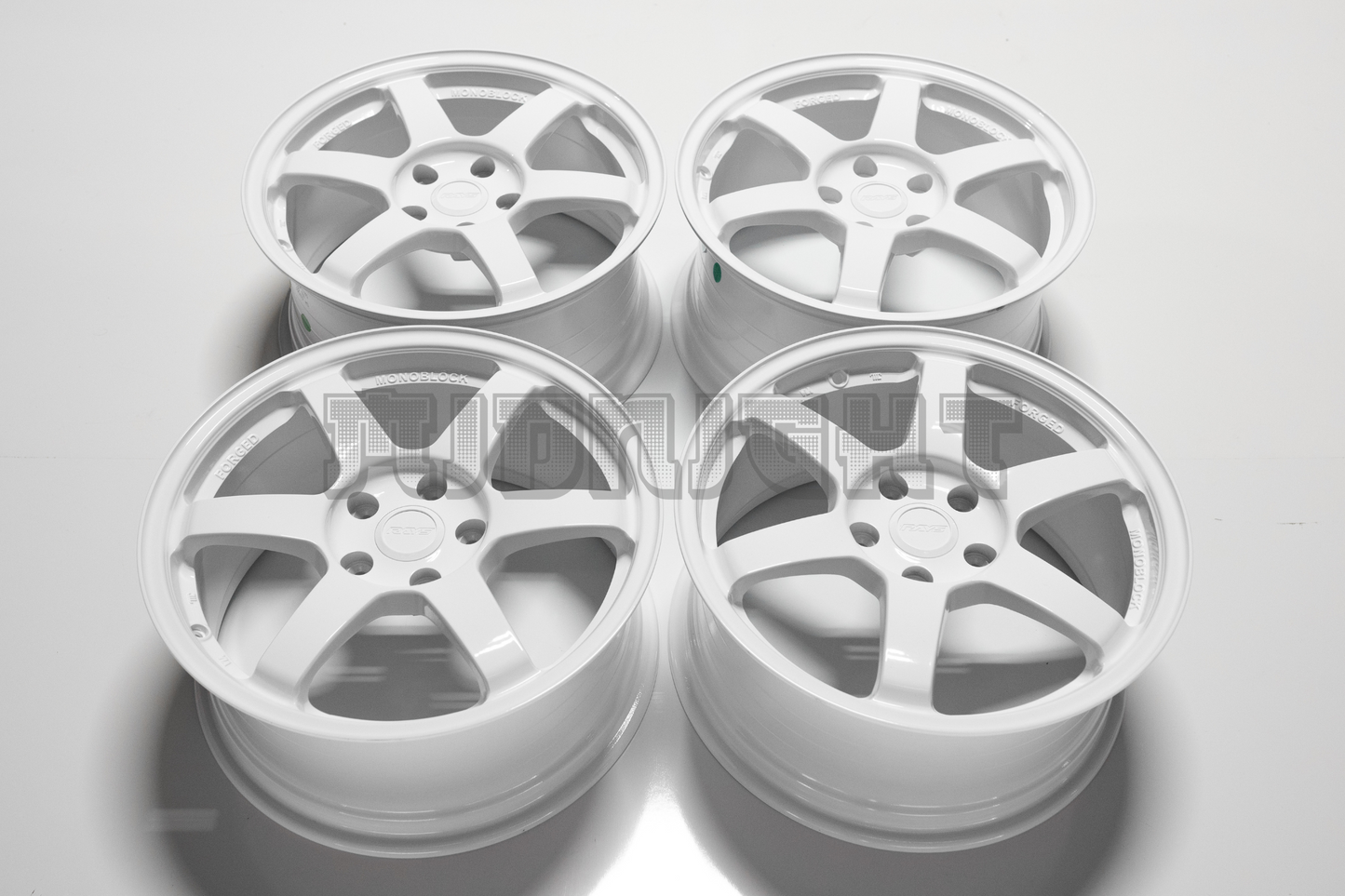 Volk Racing TE37 Saga Style 17" 8J +42 (5X114.3)