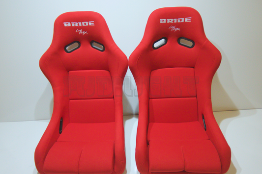 Bride VIOS III Style Red Fabric Black Fixed Back Bucket Seat XL