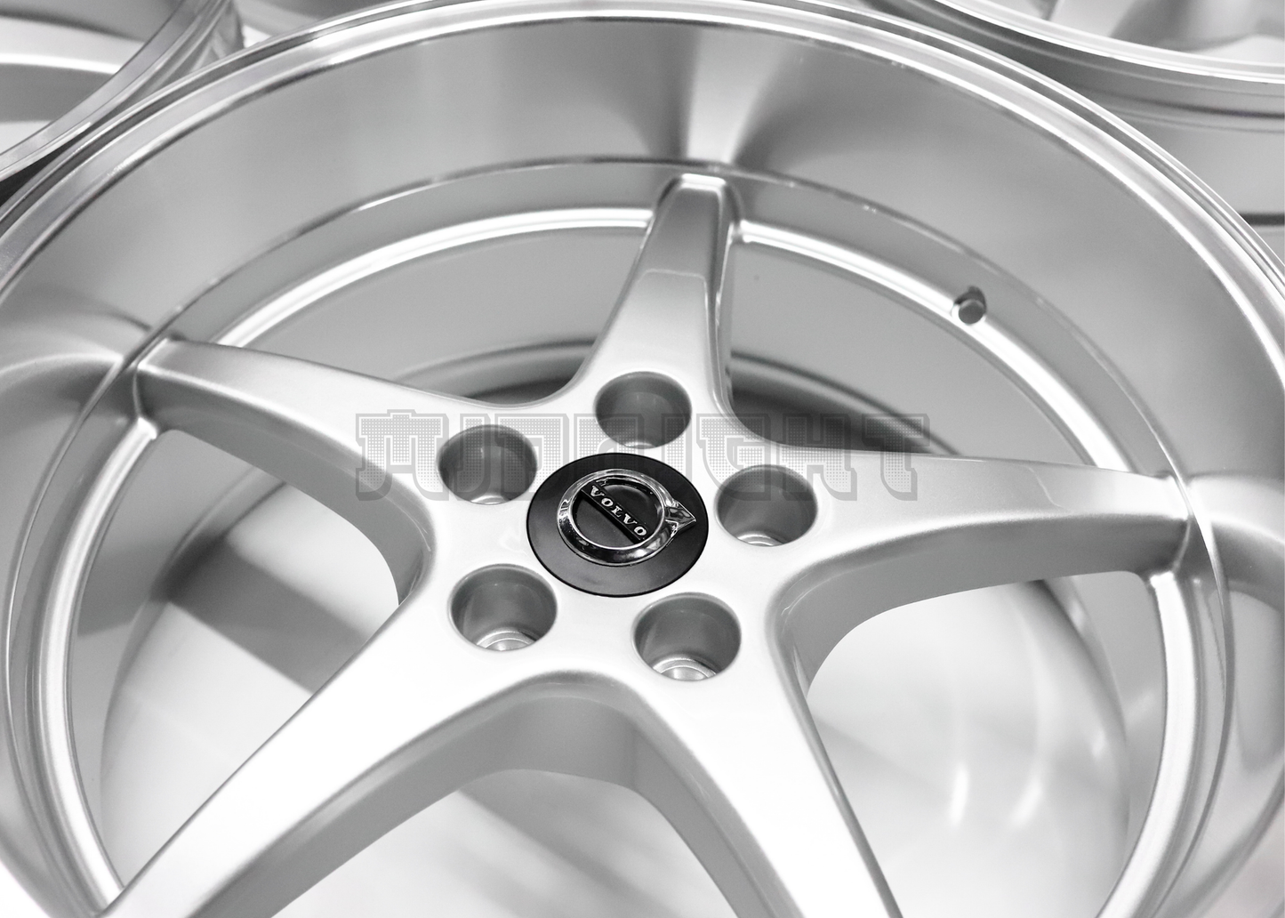 Silver Machined Lip Wheels For Volvo Squared Set