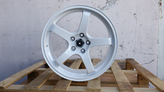 18" White Advan Style Wheels Set of 4 18x8.5 +35 5x112
