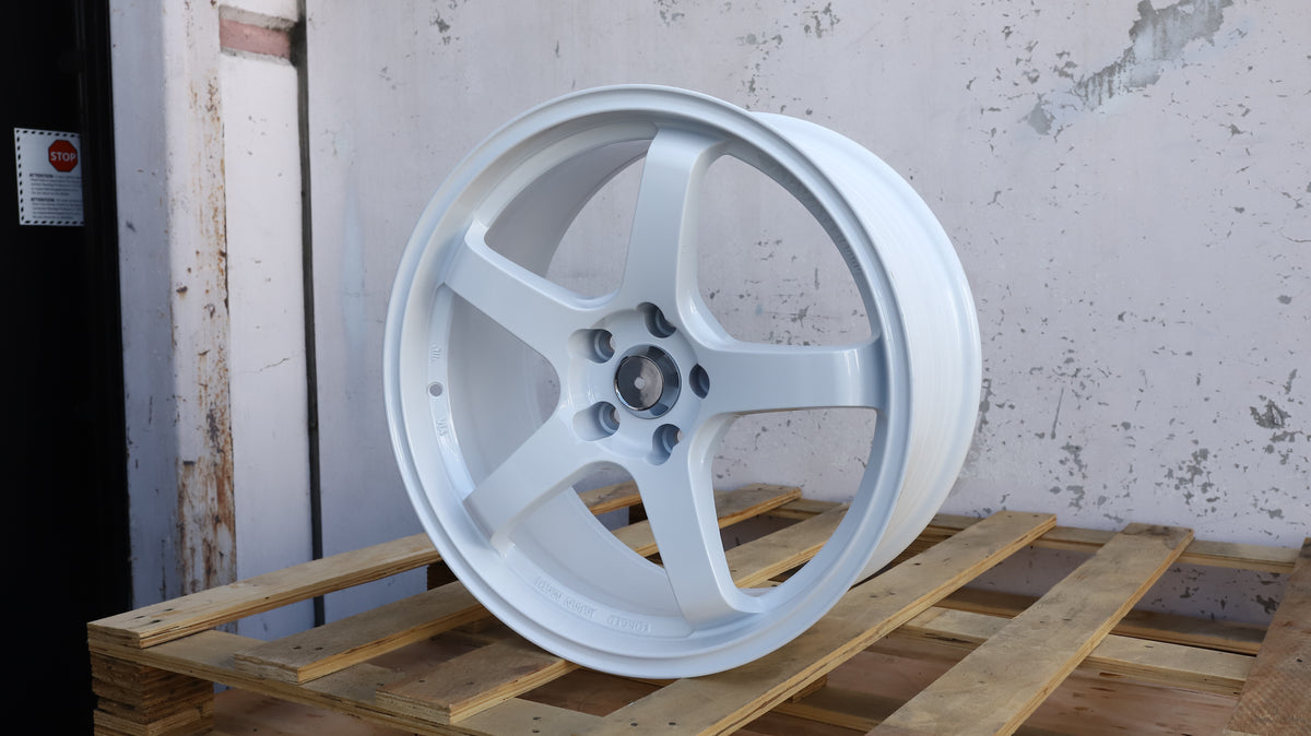 18" White Advan Style Wheels Set of 4 18x8.5 +35 5x112