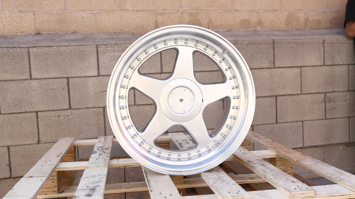 18" Silver Machine Lip OZ Futura Style Wheels Set of 4 18x9.5 +35 5x112/5x120
