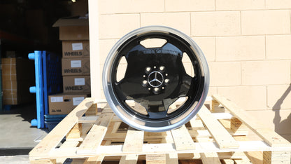 18" Gloss Black Machine Lip Areo Classic Style Wheels Staggered Set 18x8.0 +30 / 18x9.0 +30 5x112