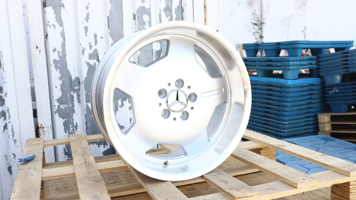 18" Silver Machine Lip Areo Classic Style Wheels Staggered Set 18x8.0 +35 / 18x9.0 +35 5x112