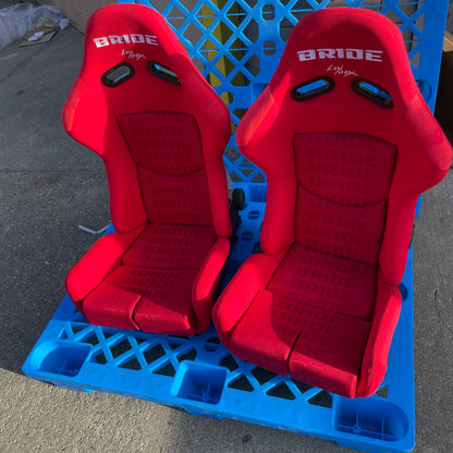 Bride Stradia I Style Red Gradient Cloth Reclinable Carbon Fiber Back Bucket Seat