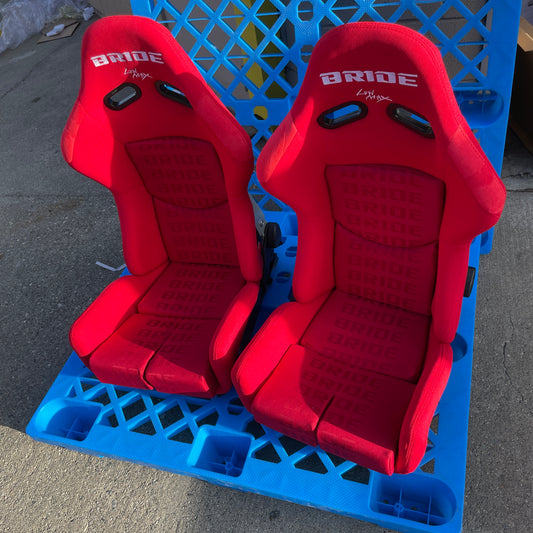 Bride Stradia I Style Red Gradient Cloth Reclinable Carbon Fiber Back Bucket Seat